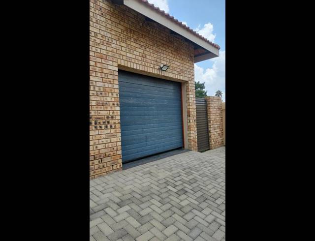 2 BEDROOM CLUSTER FOR SALE IN ELANDSHAVEN